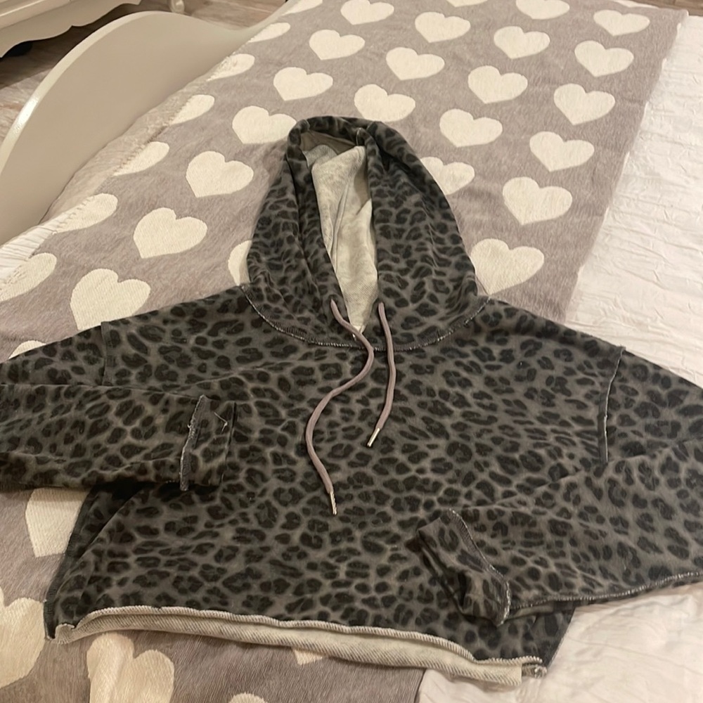 Cropped Cheeta Sweatshirt